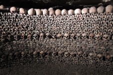 Mur d'ossement des catacombes parisiens