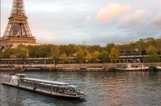 Visiter Paris depuis son fleuve mythique
