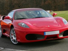 Baptême enfant course Ferrari à Paris.