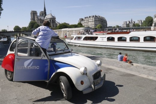 Croisière et balade en 2CV (2h pour 2) – Paris (75)