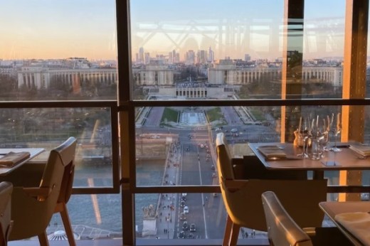 Vue sur Paris depuis la Brasserie Madame