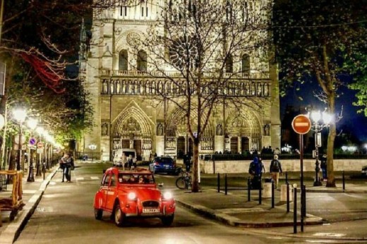 Balade en 2CV et dîner croisière (3h30 pour 3) - Paris (75)