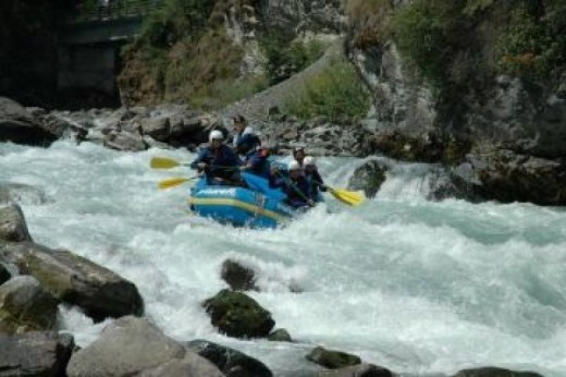 Rafting sur le Rhône, Suisse