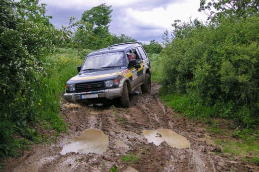 STAGE PILOTAGE 4X4 EN RÉGION PARISIENNE AU CIRCUIT TOUT TERRAIN DE FUBLAINES (77470)