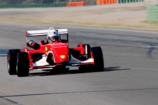 Conduire une Formule 3 - 1 tour sur le tracé du Grand Prix de Montmeló