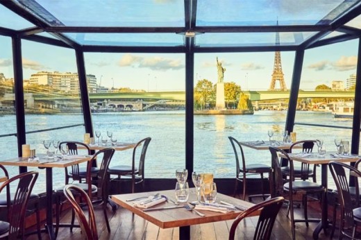 Dîner-Croisière sur la Seine vue de l'intérieur