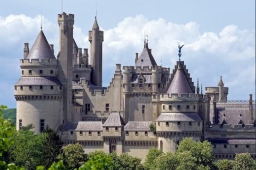 Château de Pierrefonds vu de l'extérieur 