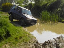 Venez conduire un 4x4 grâce à Golden Moments.