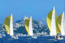 Excursion des bateaux à voiles quittant Marseille 