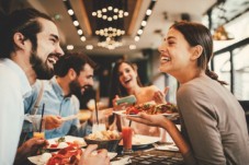 Embarquez au pont Alexandre III pour un dîner croisière bistronomique d’exception