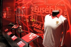 Pack SLB - Stade & Musée + une écharpe - 1 ticket pour la visite du Musée Benfica Cosme Damião