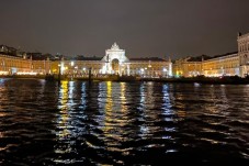 Croisière en voilier à Lisbonne de nuit avec boisson
