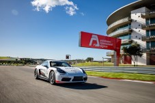 Conduzir um Porsche Cayman 718 S - 3 voltas + 1 volta em co-piloto