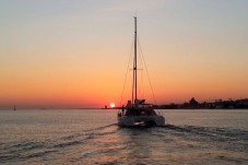 Catamaran Privé à Lisbonne pour jusqu’à 18 personnes