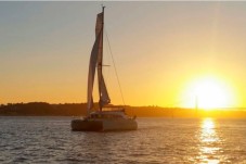 Catamaran Privé à Lisbonne pour jusqu’à 18 personnes