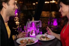 Dîner aux chandelles sur la Seine 