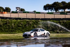 Conduzir um Porsche Cayman 718 S (PDK) - 1 volta + 1 volta em co-piloto