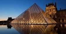 Pyramide du Louvre 