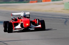 Conduire une Formule 3 - 1 tour sur le tracé du Grand Prix de Montmeló