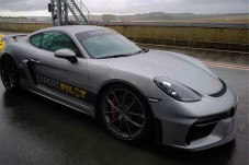 Conduire Porsche GT4 12 tours en Mettet (Belgique)