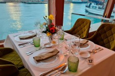 Dîner-croisière sur le fleuve Tage – Table près de la fenêtre