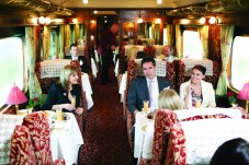 Repas à bord du Belmond British Pullman avec un mistère à résoudre