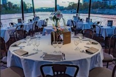 Dîner-Croisière sur la Seine vue de l'intérieur