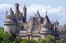 Château de Pierrefonds vu de l'extérieur 