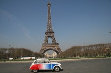 Balade à Paris, en citroën 2CV !