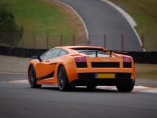 Pilotage Lamborghini Gallardo 8 tours - Circuit de Trappes (78) ou Circuit de Montlhéry (91)