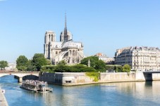 Séjour romantique au coeur de Paris avec croisière sur la Seine