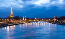 Visite de Paris en scooter by night  