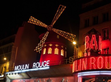 Cadeau sensationnel : soirée chic au cabaret et dîner gastronomique à Paris